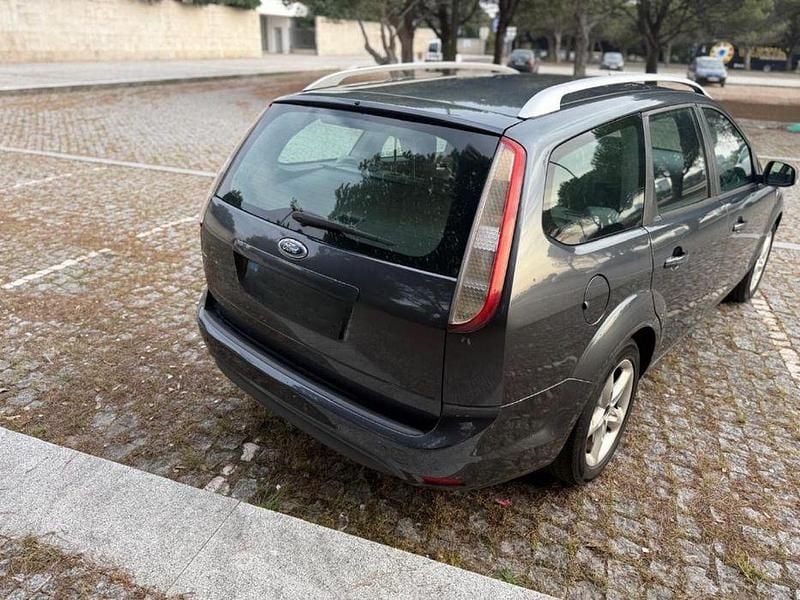Usado 2010 Ford Focus Sedan | € 4.500 (Bom preço) - Imagem 1/4