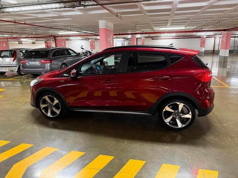 Usado Ford Fiesta 101 HP (74 kW) 2019 Vermelho Citadino