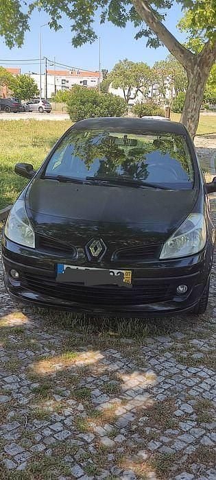 Usado 2007 Renault Clio III Rip Curl Sedan | € 3.450 - Imagem 1/4