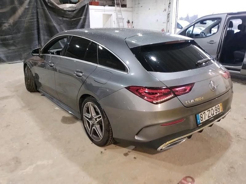 Usado Mercedes CLA180 Shooting Brake AMG line 116 HP (85 kW) 2019 Cinza Carrinha