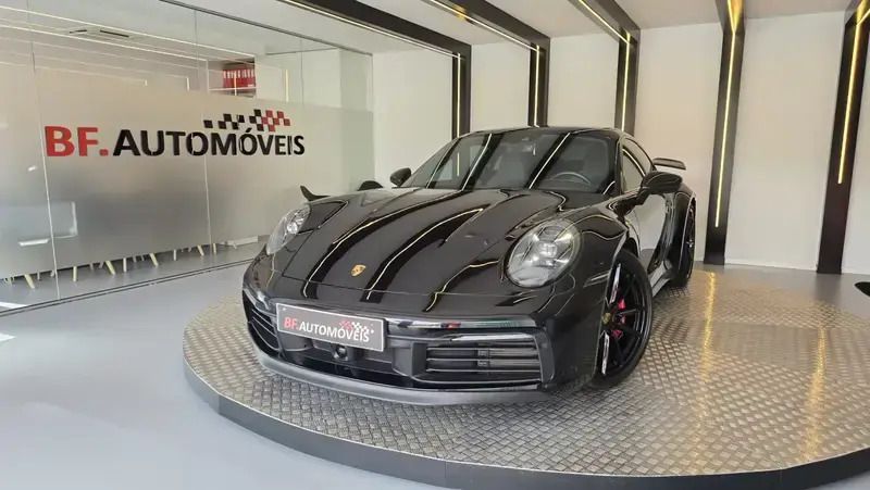 Preto Usado 2019 Porsche 911 Carrera 4S Coupé | € 149.900 - Imagem 1/4