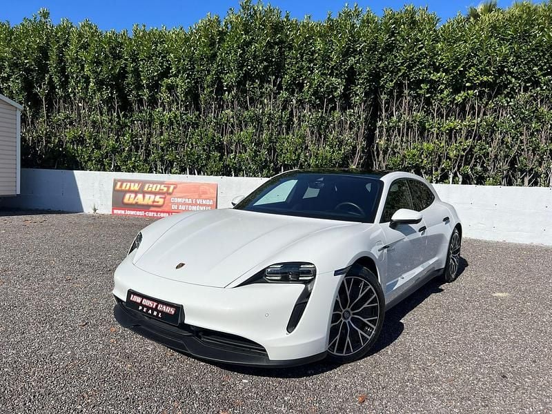 Branco Usado 2022 Porsche Taycan 4S Sedan | € 74.990 - Imagem 1/4