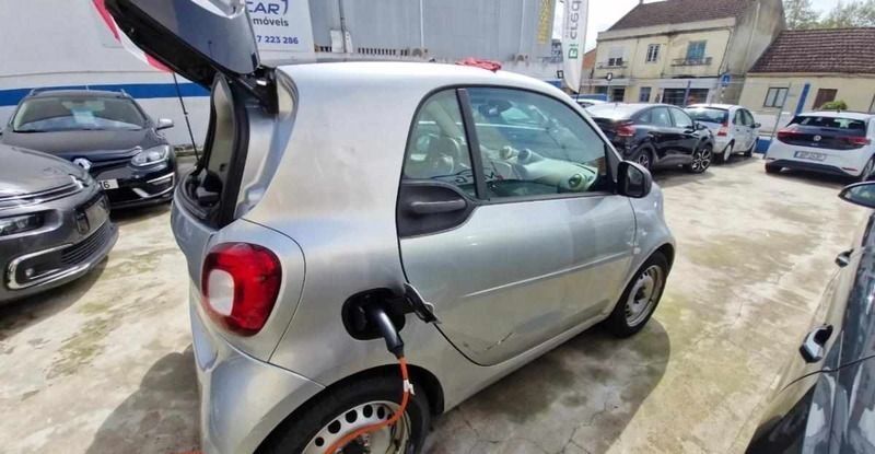 Usado Smart ForTwo Electric Drive 60 kW (82 HP) 2019 Cinzento