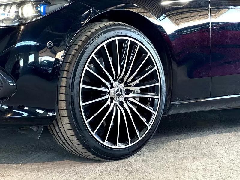 Usado Mercedes C300e Advanced 313 HP (230 kW) 2023 Preto Carrinha