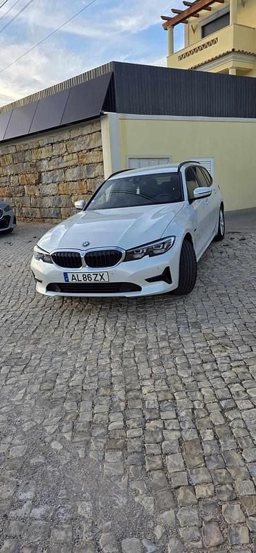 Branco Usado 2021 BMW 320 Carrinha | € 26.500 (Bom preço) - Imagem 1/4