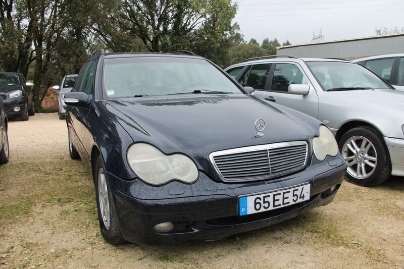 Azul Usado 2001 Mercedes C220 Classic Carrinha | € 6.000 - Imagem 1/4