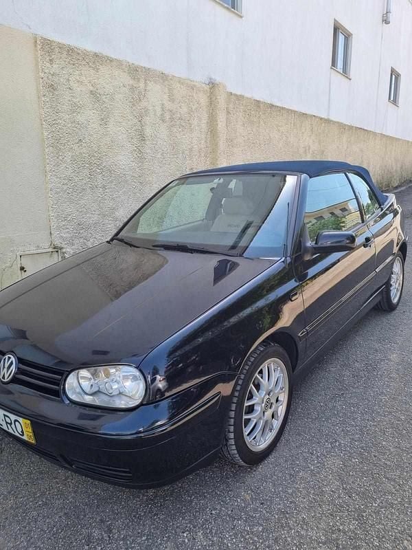 Usado VW Golf Cabriolet 90 HP (66 kW) 2001 Azul Cabrios