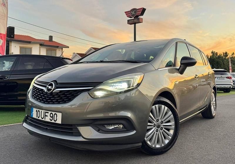 Cinza Usado 2018 Opel Zafira Dynamic Monovolume | € 13.850 - Imagem 1/4