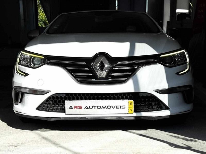 Branco Usado 2016 Renault Mégane III Citadino | € 13.500 (Caro) - Imagem 1/4