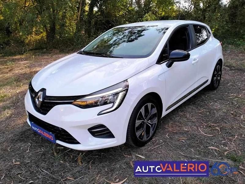 Branco Usado 2023 Renault Clio V Evolution Citadino | € 16.450 (Preço justo) - Imagem 1/4