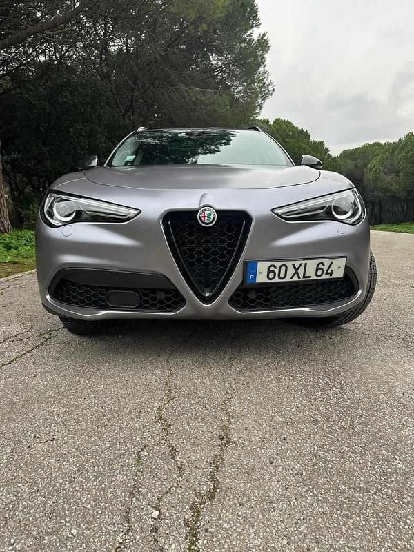 Cinzento Usado 2019 Alfa Romeo Stelvio SUV | € 29.990 (Preço justo) - Imagem 1/4
