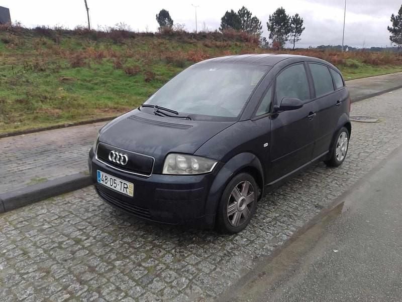Azul Usado 2002 Audi A2 Citadino | € 2.900 - Imagem 1/4