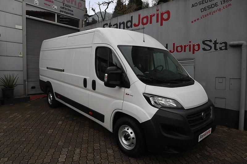 Branco Usado 2021 Fiat Ducato Van | € 24.950 (Caro) - Imagem 1/4