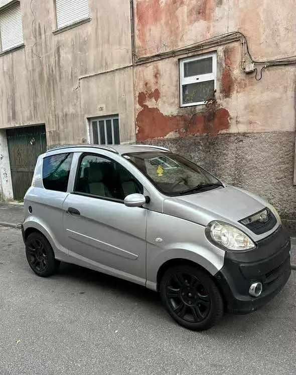 Cinzento Usado 2009 Microcar M.Go Citadino | € 5.000 - Imagem 1/3