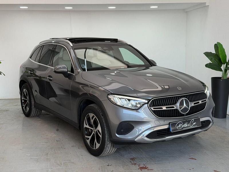 Cinza Usado 2023 Mercedes GLC300 SUV | € 62.990 - Imagem 1/4