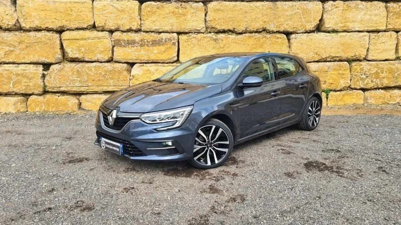 Usado Renault Mégane IV Intens 115 HP (84 kW) 2022 Cinzento Citadino