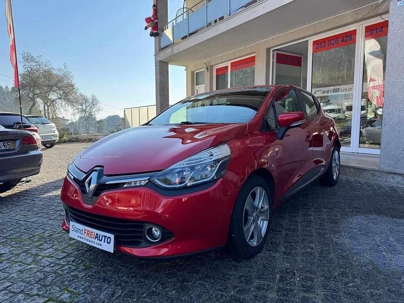 Usado Renault Clio IV 90 HP (66 kW) 2014 Vermelho