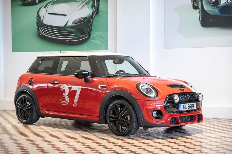 Vermelho Usado 2021 Mini Cooper S Citadino | € 31.500 - Imagem 1/4