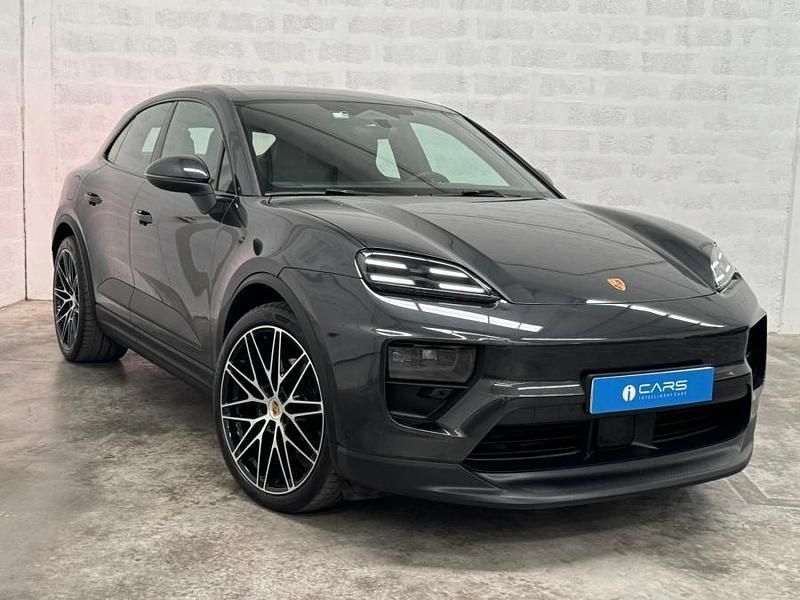Cinzento Usado 2024 Porsche Macan SUV | € 89.900 - Imagem 1/4