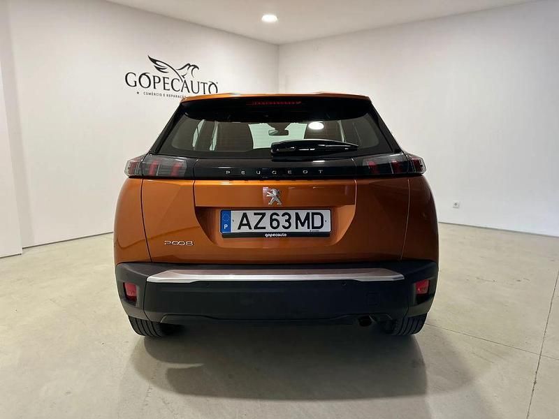 Usado Peugeot 2008 Active 102 HP (75 kW) 2023 Outra SUV