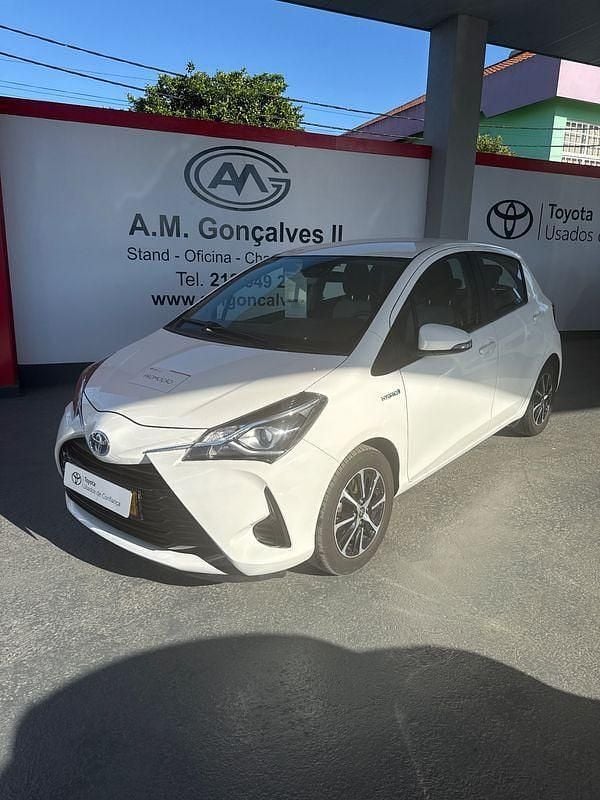 Branco Usado 2020 Toyota Yaris Hybrid Comfort | € 17.000 (Bom preço) - Imagem 1/4