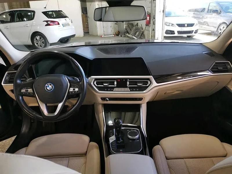 Usado BMW 330e 292 HP (214 kW) 2021 Preto Carrinha