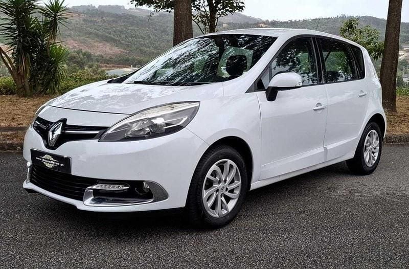 Branco Usado 2013 Renault Mégane III LIMITED Monovolume | € 8.950 (Preço justo) - Imagem 1/4