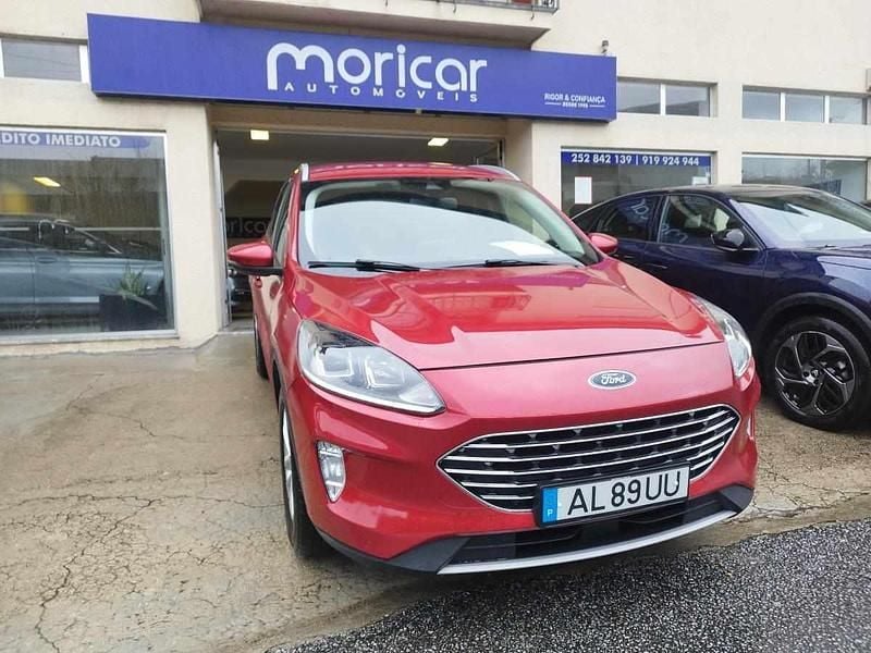 Usado Ford Kuga 120 HP (88 kW) 2021 Vermelho SUV