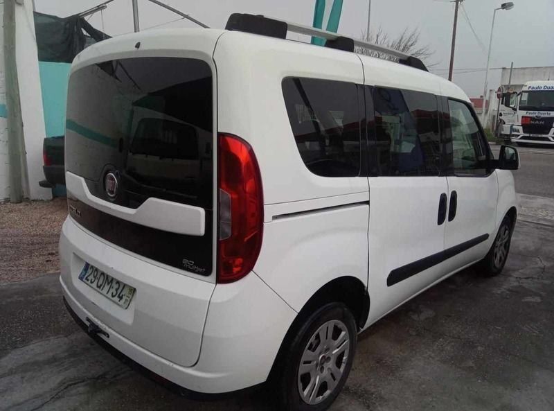 Usado Fiat Doblò 90 HP (66 kW) 2015 Branco Monovolume