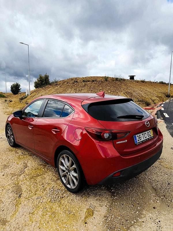 Vermelho Usado 2017 Mazda 3 Sedan | € 11.000 (Super Preço) - Imagem 1/4
