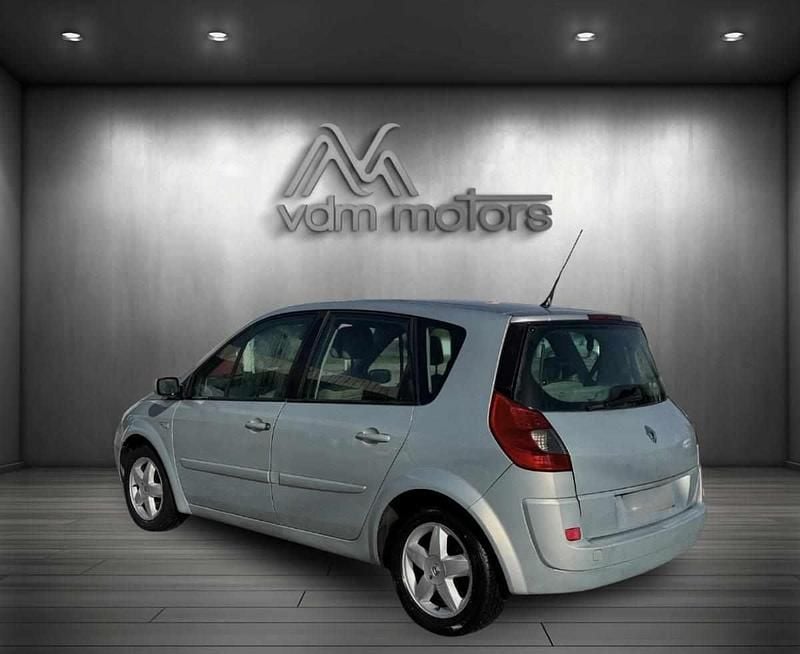 Usado Renault Scénic II 103 HP (75 kW) 2007 Cinzento Monovolume