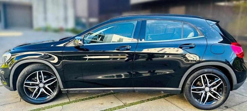 Preto Usado 2016 Mercedes GLA180 SUV | € 17.000 (Preço justo) - Imagem 1/4