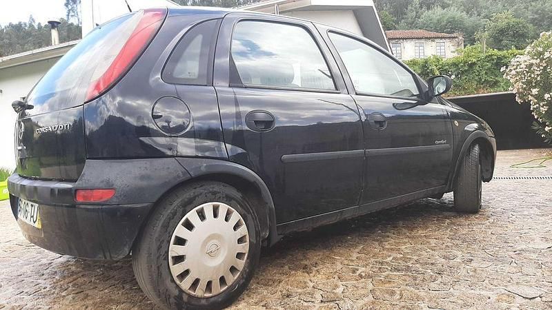 Usado 2002 Opel Corsa Sedan | € 1.900 (Preço justo) - Imagem 1/4