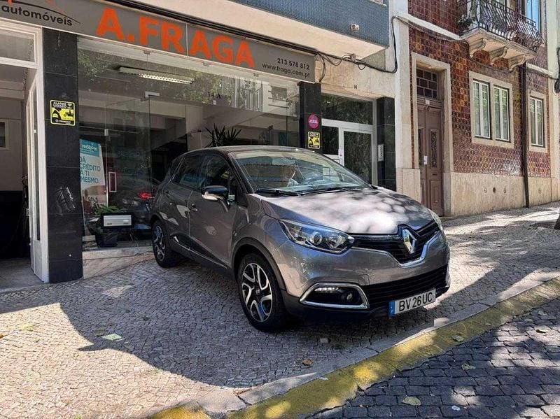 Cinzento Usado 2016 Renault Captur SUV | € 13.500 (Preço justo) - Imagem 1/4