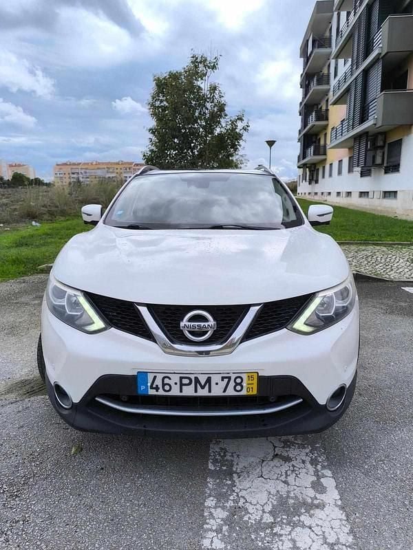 Branco Usado 2015 Nissan Qashqai SUV | € 12.000 (Bom preço) - Imagem 1/4