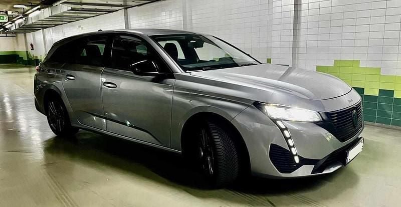 Cinzento Usado 2022 Peugeot 308 SW Carrinha | € 22.999 (Preço justo) - Imagem 1/4