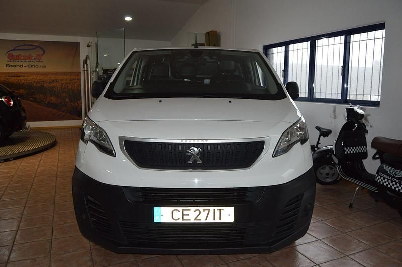 Usado Peugeot Expert 177 HP (130 kW) 2019 Branco Van