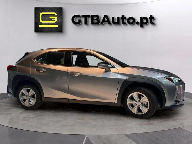 Usado Lexus UX 184 HP (135 kW) 2021 Cinzento SUV