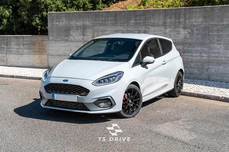 Cinzento Usado 2019 Ford Fiesta Performance Edition Citadino | € 18.850 (Bom preço) - Imagem 1/4