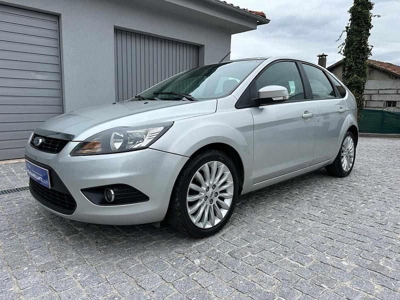 Cinza Usado 2008 Ford Focus Trend Citadino | € 4.950 (Preço justo) - Imagem 1/4