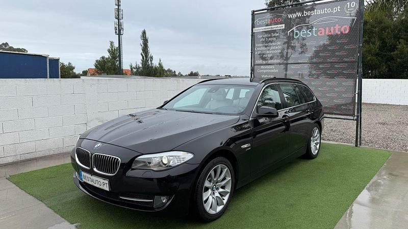 Preto Usado 2012 BMW 530 Luxury Line Carrinha | € 17.499 - Imagem 1/4