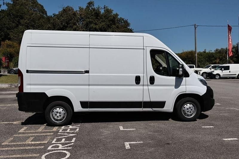 Branco Usado 2022 Citroën Jumper Monovolume | € 22.490 (Preço justo) - Imagem 1/4