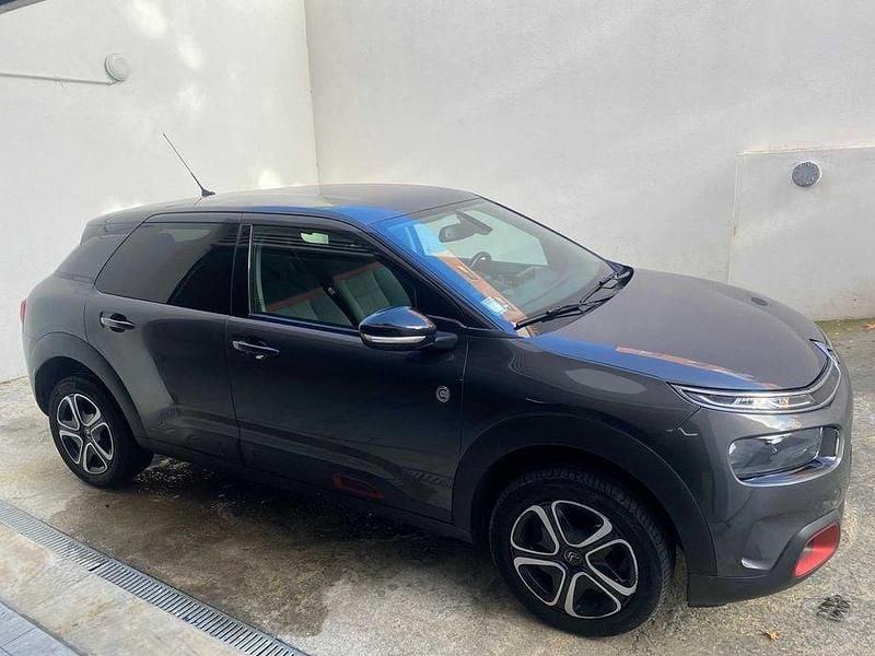 Cinzento Usado 2020 Citroën C4 Sedan | € 17.500 (Preço justo) - Imagem 1/4