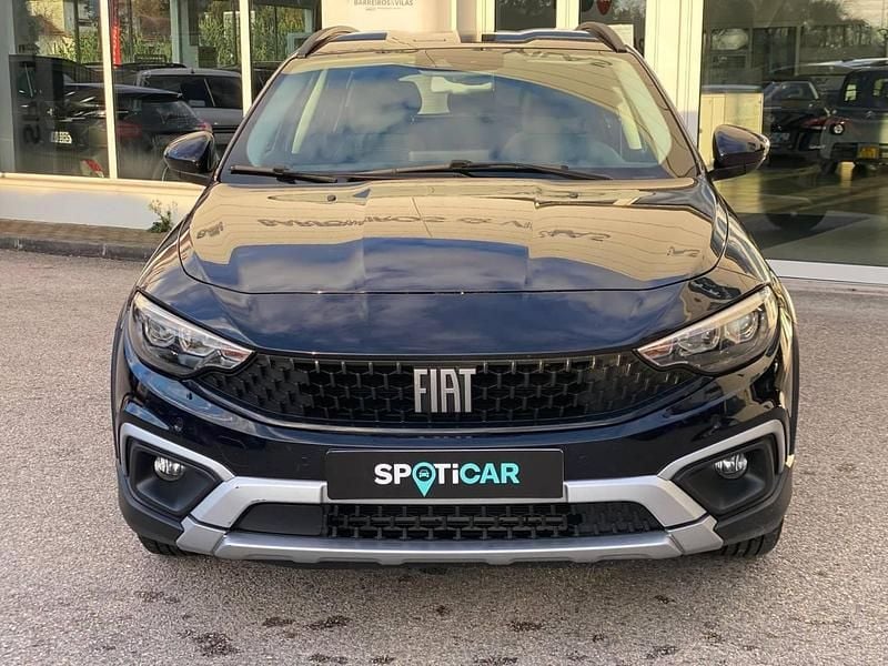 Usado Fiat Tipo Cross 101 HP (74 kW) 2023 Preto Sedan