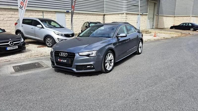Cinzento Usado 2016 Audi A5 Sportback S-Line Sedan | € 24.890 (Preço justo) - Imagem 1/4