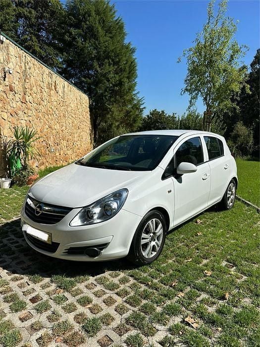 Usado 2010 Opel Corsa Sedan | € 3.500 (Preço justo) - Imagem 1/4
