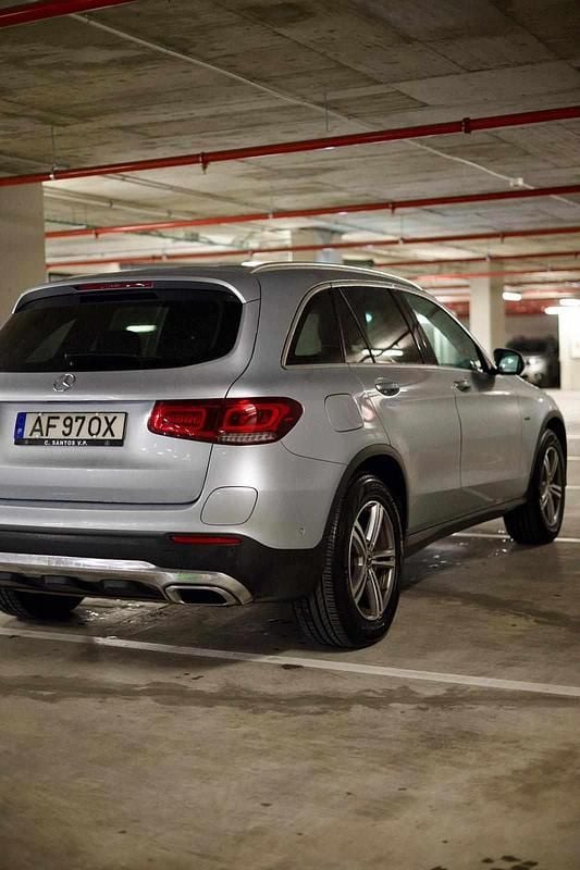 Usado Mercedes GLC300 258 HP (189 kW) 2021 Cinzento Citadino
