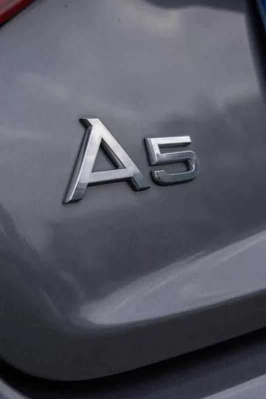 Usado Audi A5 Sportback Exclusive 150 HP (110 kW) 2015 Cinza antracite Citadino