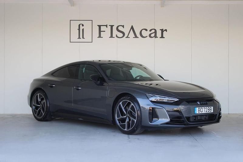 Cinza Usado 2023 Audi e-tron GT quattro Sedan | € 63.900 - Imagem 1/4