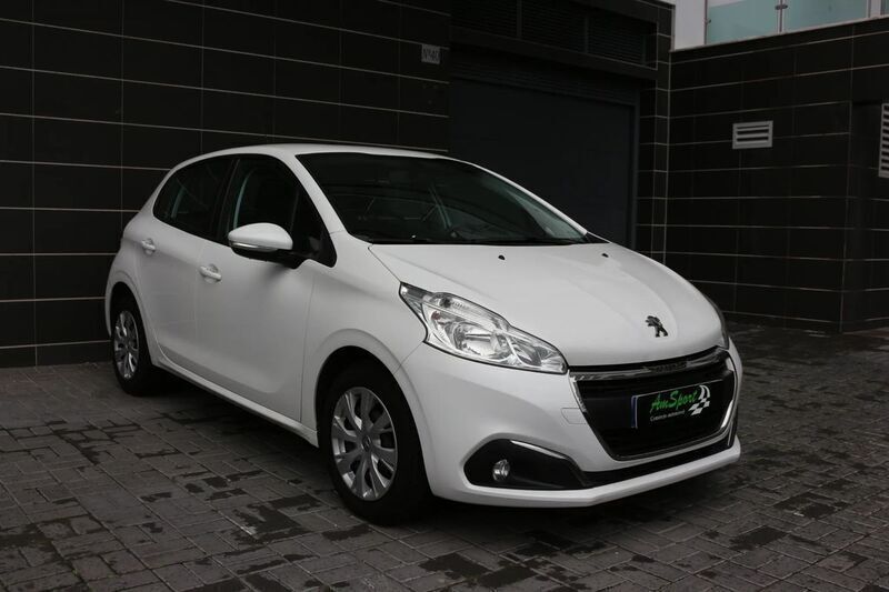 Branco Usado 2019 Peugeot 208 Signature Sky Citadino | € 10.990 (Super Preço) - Imagem 1/4